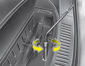 3.Connect the socket and wheel lug nut wrench.